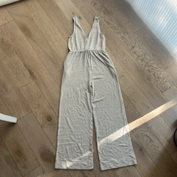 EUC (worn once) Spiritual Gangster ‘Delilah’ Cinched Waist Jumpsuit (XS) - Picture 12 of 14